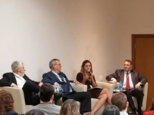 O ciclo de debates